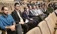 حضور معاون آموزشی دانشگاه علوم‌پزشکی و رییس دانشکده پزشکی و بهداشت و جمعی از اعضای هیأت علمی در همایش آموزش پزشکی