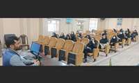 کارکنان و پزشکان مرکز بهداشت بندرعباس میزبان کارشناس مسائل سیاسی